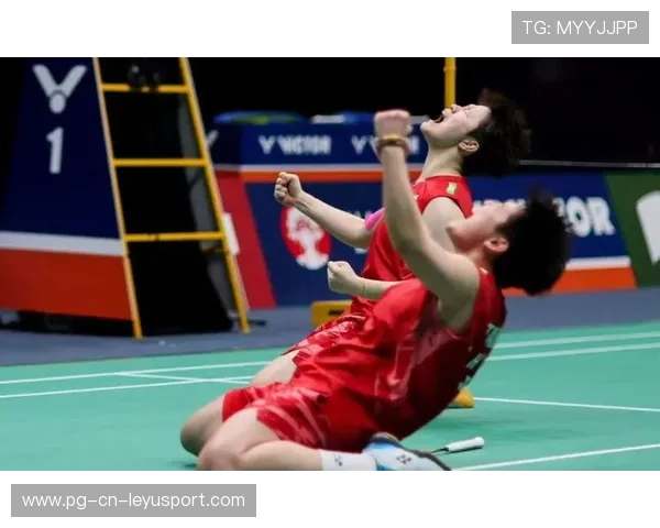 刘圣书女双组合蝉联世界冠军，震撼羽坛！