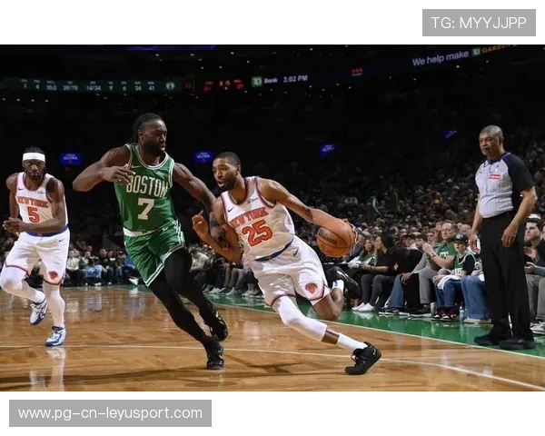 凯尔特人球队快攻连连打穿对手防线